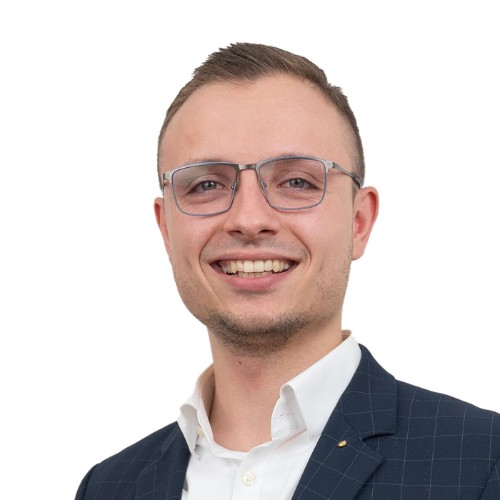 Nikolas Geyer - tecis